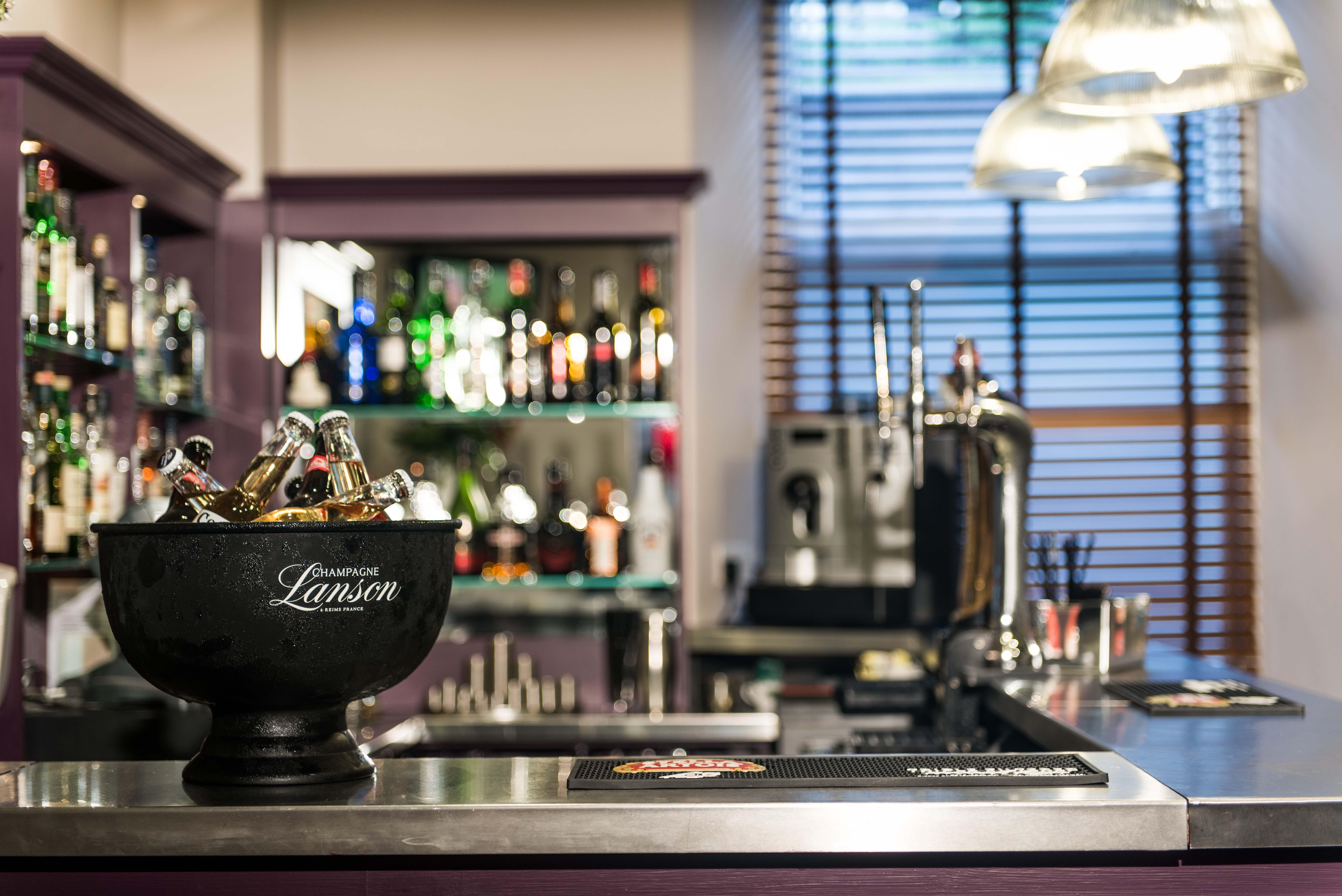 Leonardo Edinburgh City — Foto 1